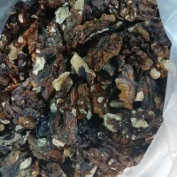 مغز گردو تیره
