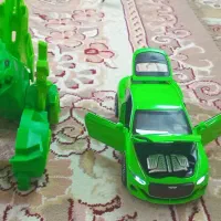 ماشین فلزی و دایناسوری