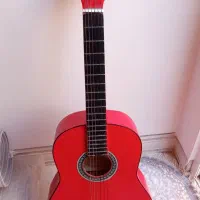یه عدد گیتار در حد نو