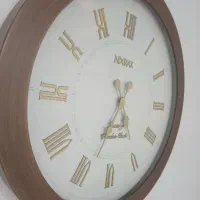 ساعت کاملا یالم بدون خط و خش