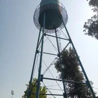 تانکر آب منبع پایه دار