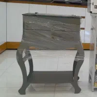 میز قاشق وچنگال به عنوان میز تلفنم استفاده میشه