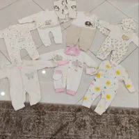 تعدادی لوازم نوزادی و لباس نو