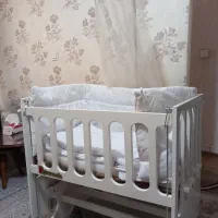 تخت کنار مادر (گهواره شو)