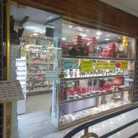 واگذاری مغازه آرایشی بهداشتی با سابقه درپاساژ زمرد