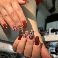 کاشت ناخن فقط400