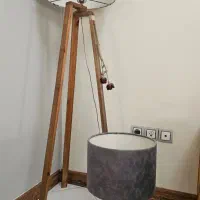 آباژور پایه بلند چوبی مینیمال