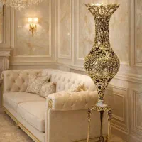 گلدان کنار سالنی