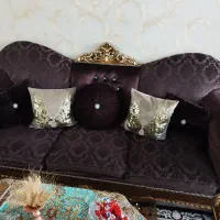 مبل هفت نفره کارکرده با جلو مبلی عسلی و  بوفه