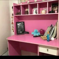 میز تحریر سالم وتمیز