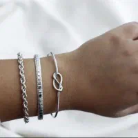 بنگل و گردنبند و گوشواره و دستبند