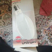 لامپ ۴۰۰