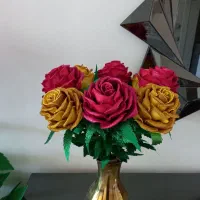 شاخه گل رز های اکلیلی بسیار زیبا
