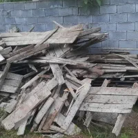 مقدار زیادی چوب