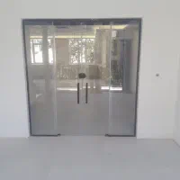 درب شیشه ای