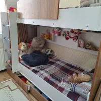تخت دو طبقه و کمد