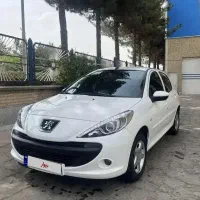 پژو ۲۰۷ اتوماتیک صفر سقف فلز سفید مدل ۱۴۰۴