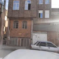 یک-باب-خانه-سه-طبقه-راه-جدا-90متر-به-فروش-میرسد