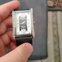 یک عدد ساعت قدیمی عتیقه