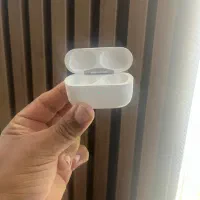 کیس ایرپاد ۲ پرو و گوشی چپ ایرپاد ۲