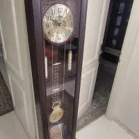 ساعت دیواری تمیز