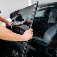شیشه دودی در منزل