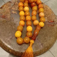 تسبیح کهربا سندلوس کهنه