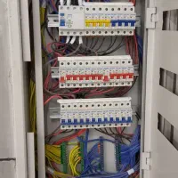خدمات ساختمان و برقکاری خانگی و صنعتی