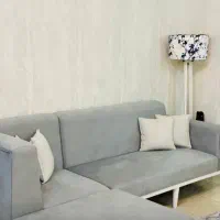مبل ال ۵ نفره با پاف در حد نو