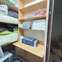 کتاب خانه و میز کامپیوتر