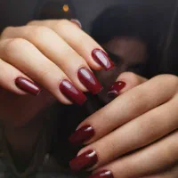آموزش و خدمات کاشت و ترمیم ناخن استقلال