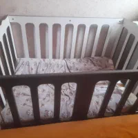 تخت کنار مادر