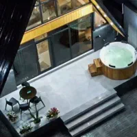 کلبه-چوبی-جکوزی-4-نفره-نوساز-2-کولر-گازی-اسپیلت