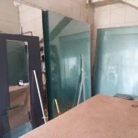 تعویض و نصب شیشه در محل