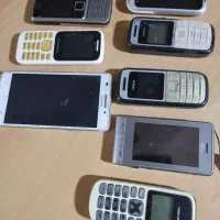 تعداد8 عدد گوشی