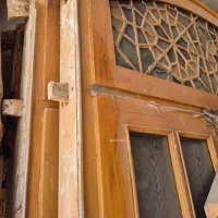 پنجره چوبی قدیمی