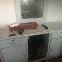 تخت آهنی با کمد و آینه