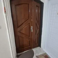درب چوبی بهمراه چهارچوب وکلاف آهنی کامل