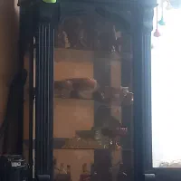 بوفه بزرگ. جادار