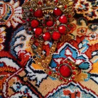 دستبند وسنجاق سینه
