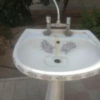 روشویی‌قدیمی‌‌باشیرمخلوط‌وشلنگ‌پیسوار‌