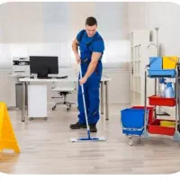 کارگر اضافه کار یا تمیز کاری و نظافت