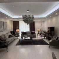 130متر-مجلل-ورودی-از-باغ-حیاط-تاپ-لوکیشن-باهنر