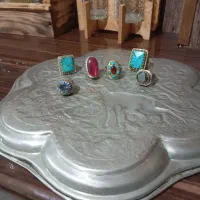 1سینی نقره و6انگشتر نقره و گردنبند