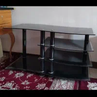 میز تلویزیون شیشه‌ای