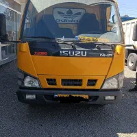 ایسوزو زرد قناری