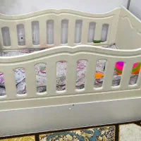 گهواره و تخت نوزاد و کودک