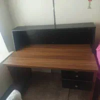 دو عدد میز تحریر و میز جلو مبلی شیشه ای