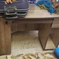 میز کامپیوتر تمیز و عالی