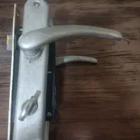 قفل سرویس بهداشتی